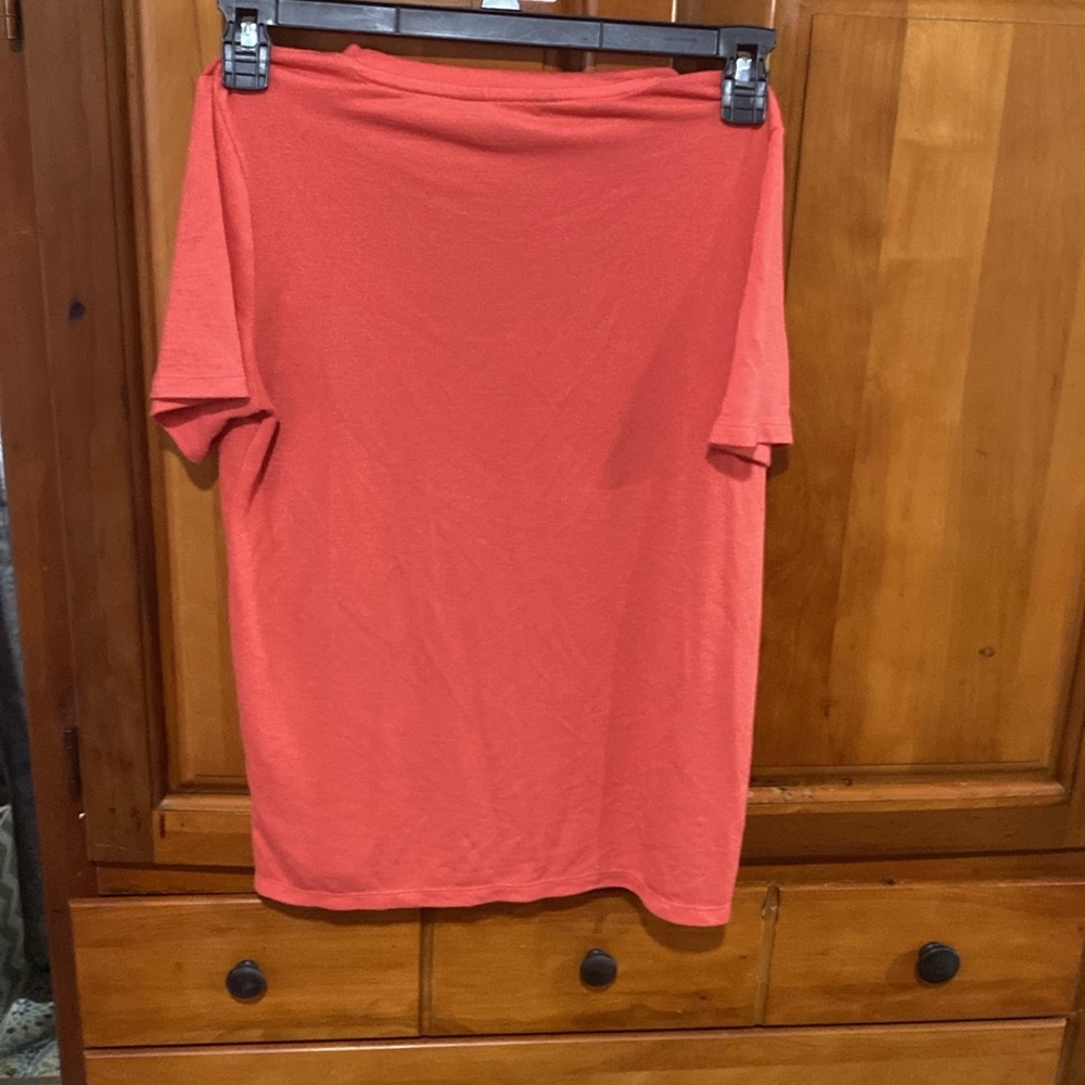 BANANA REPUBLIC • Size M• Dark Salmon Scoop Neck Knit T-Shirt w/ Pocket - Picture 4 of 5